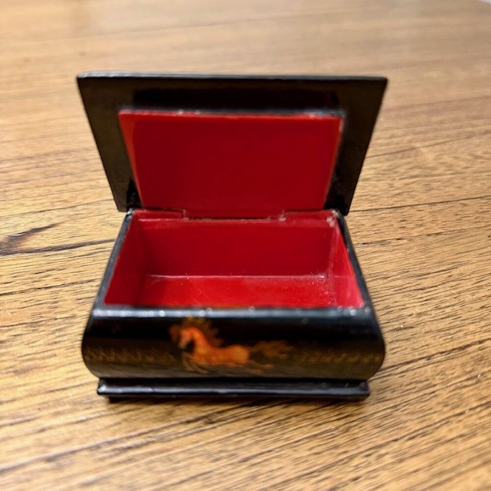 Russian Palekh Troika Horses Laquer Trinket Box - Picture 2 of 14